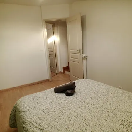 Maison Du Souvenir 70 M2 Pres Du Futuroscope Lhommaize